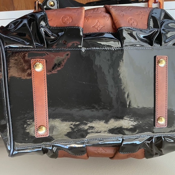 Louis Vuitton Stephen Cuir Embossed Fauve Bag - Picture 3 of 5